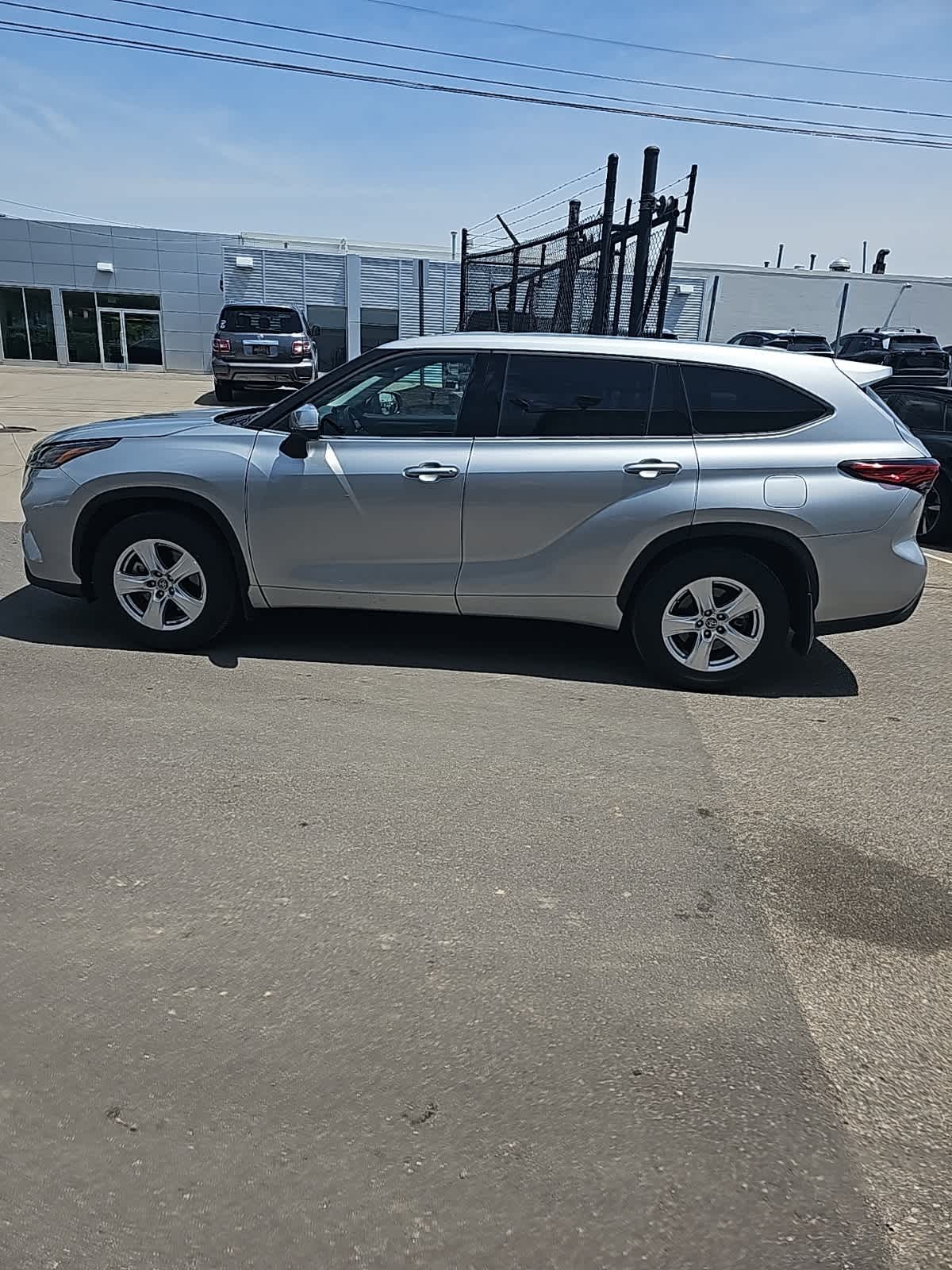 Thumbnail: 2022 Toyota Highlander - 4