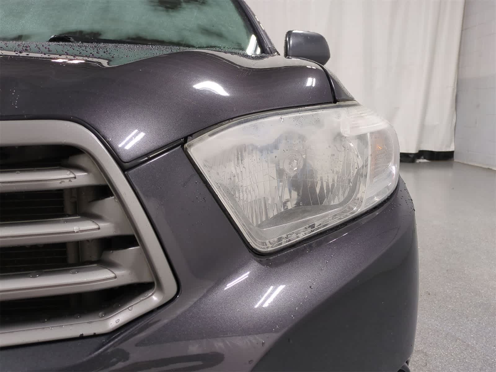Thumbnail: 2010 Toyota Highlander - 11