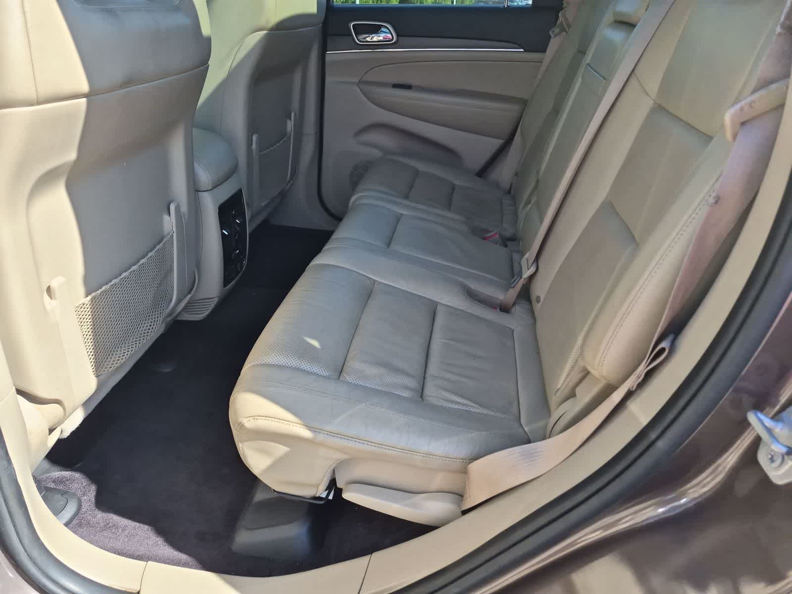 Thumbnail: 2017 Jeep Grand Cherokee - 21