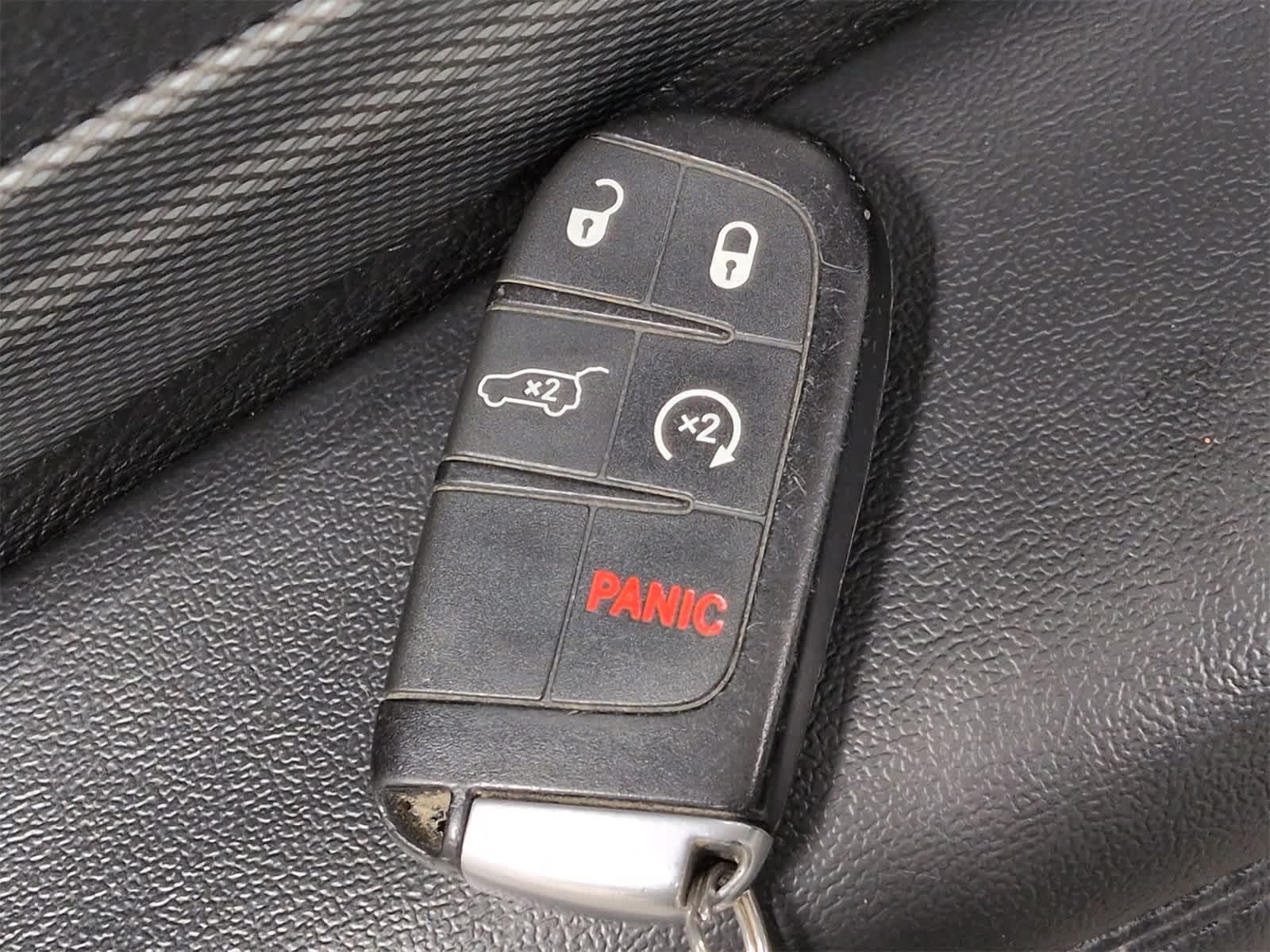 Thumbnail: 2018 Dodge Durango - 38