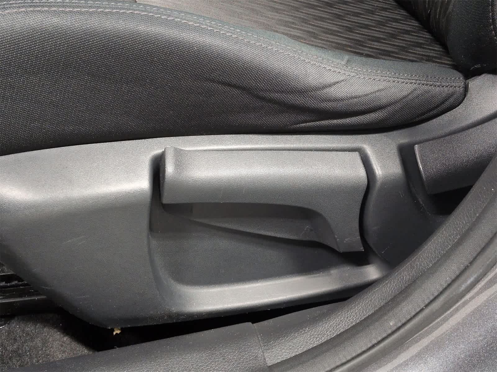 Thumbnail: 2018 Nissan Rogue - 17