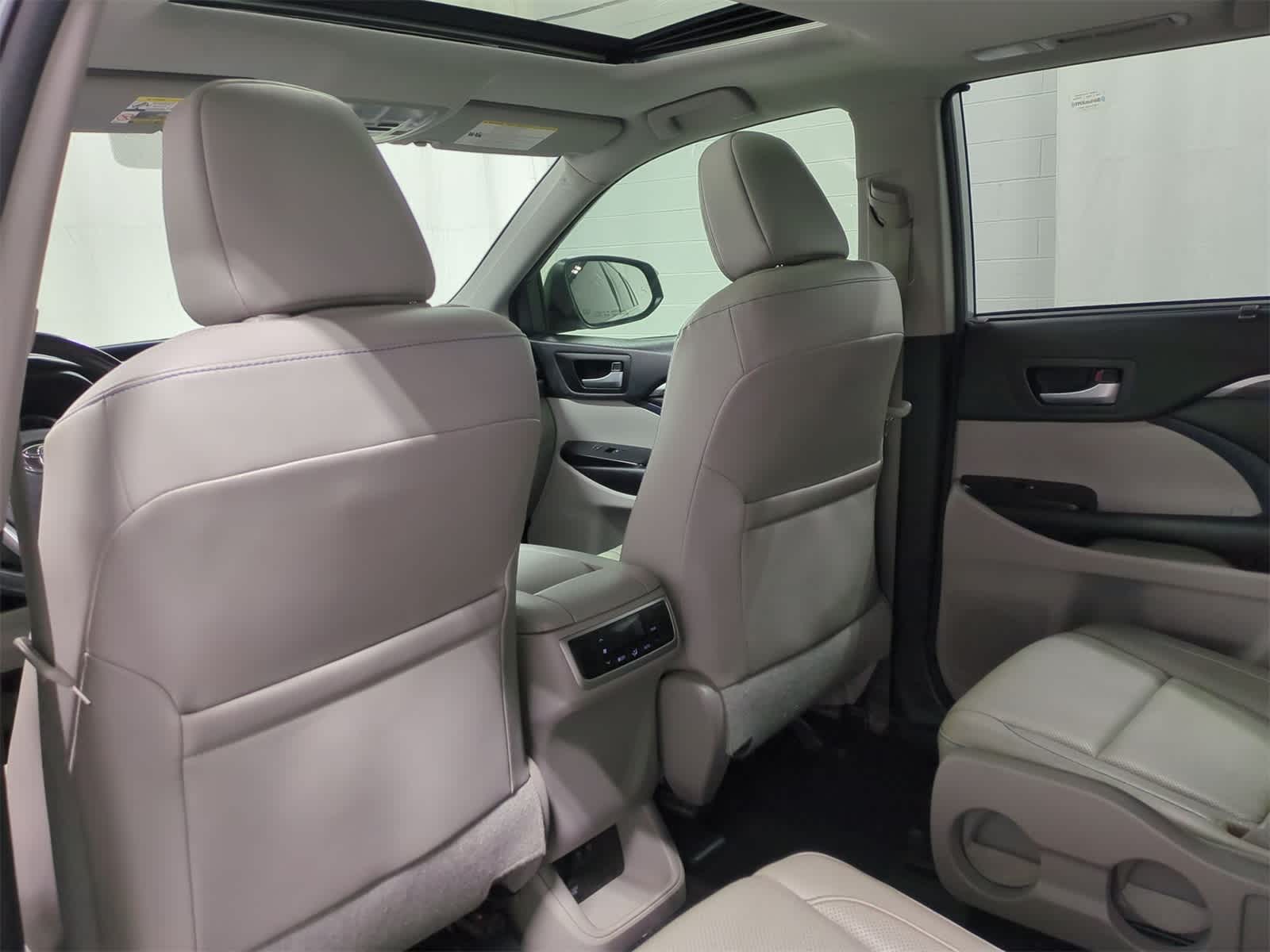 2018 Toyota Highlander Limited 19