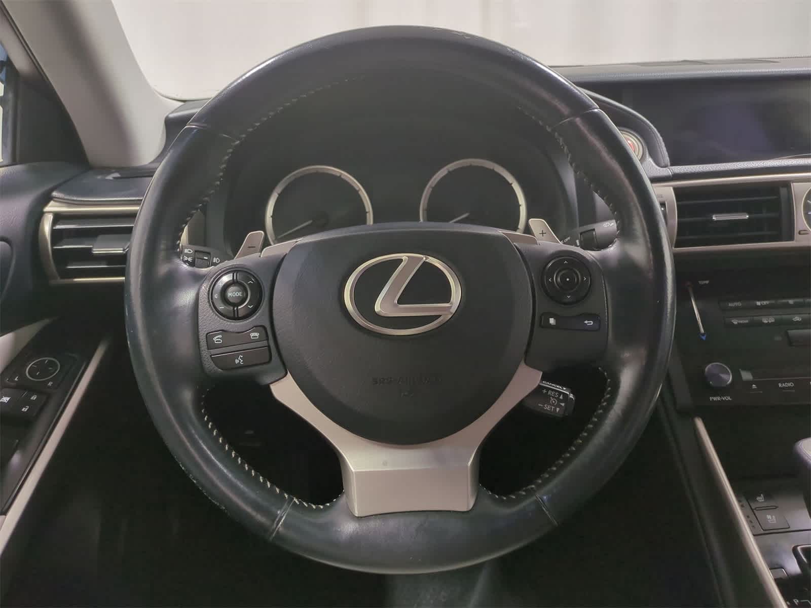 Thumbnail: 2014 Lexus IS - 25
