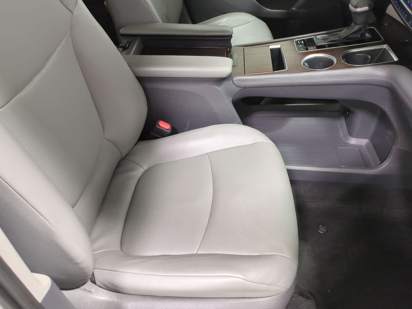 Thumbnail: 2021 Toyota Sienna - 31