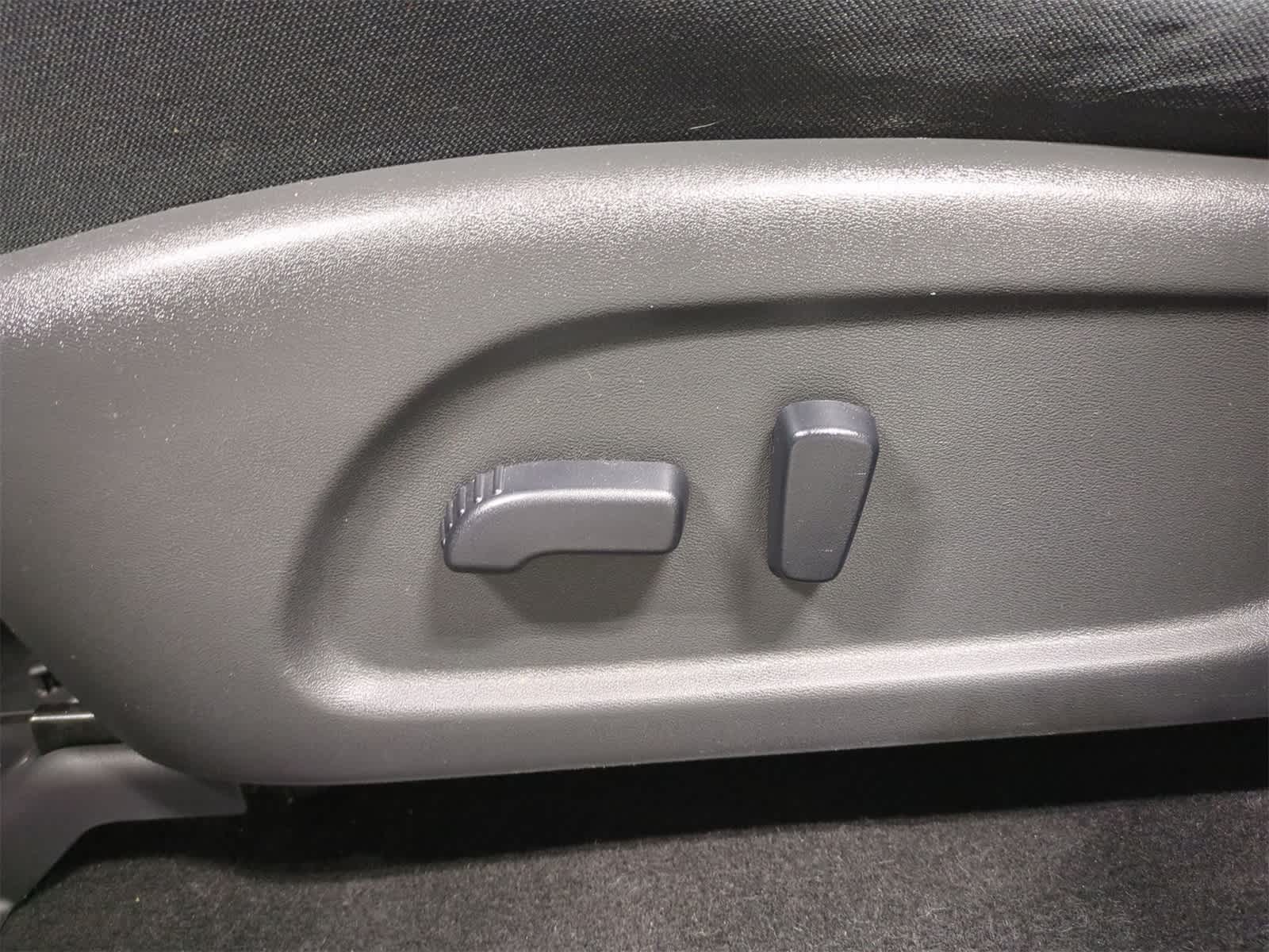 Thumbnail: 2017 Nissan Pathfinder - 18