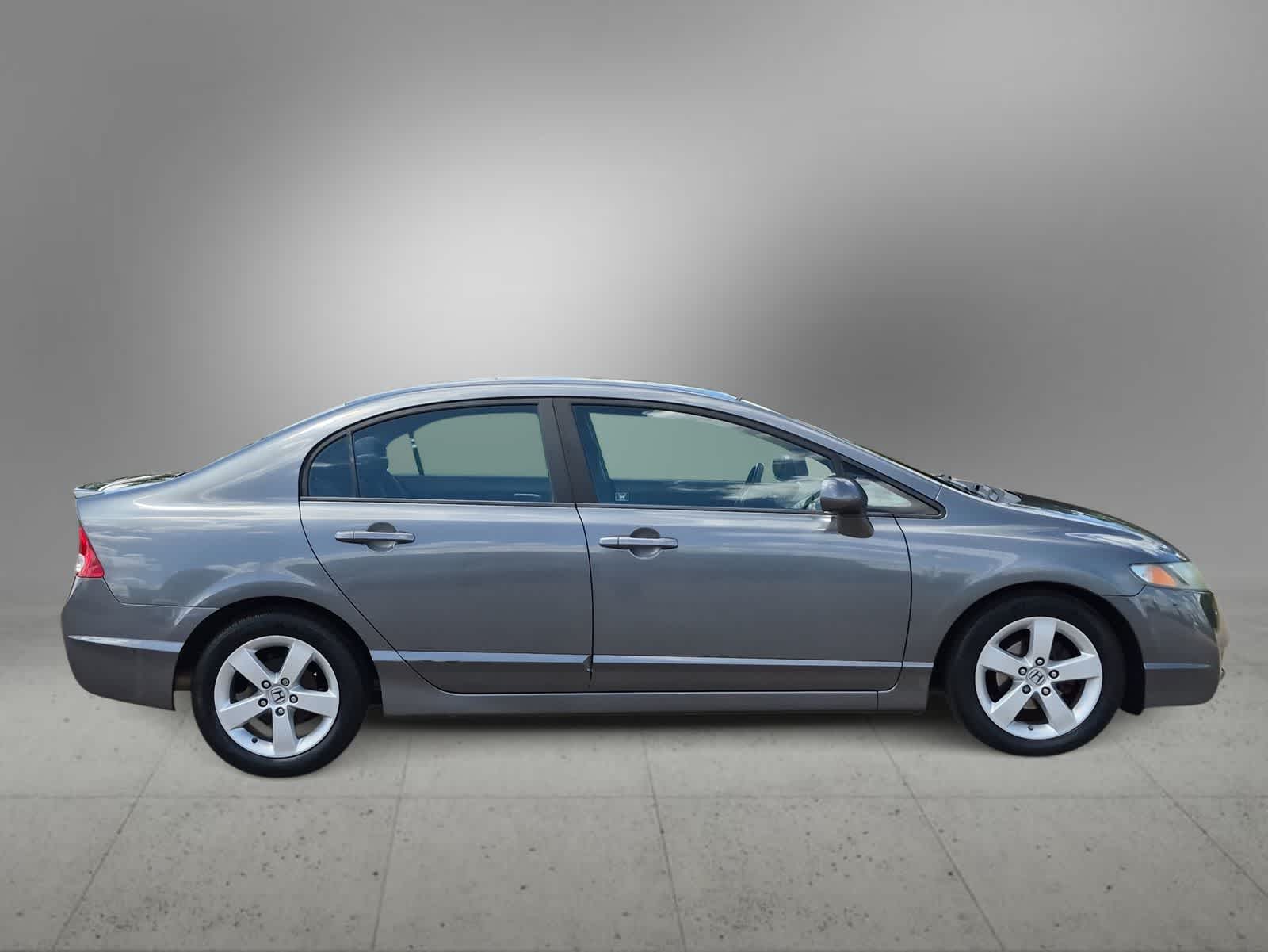 Thumbnail: 2011 Honda Civic - 9