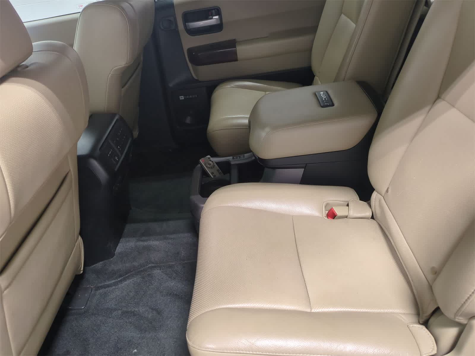 Thumbnail: 2013 Toyota Sequoia - 21