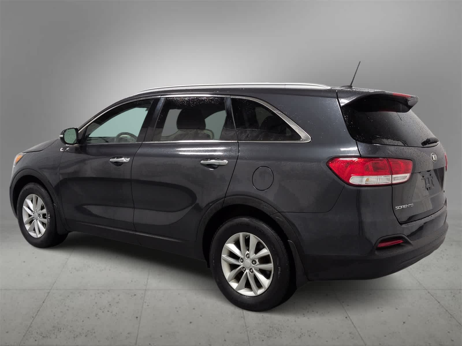 Thumbnail: 2016 Kia Sorento - 6
