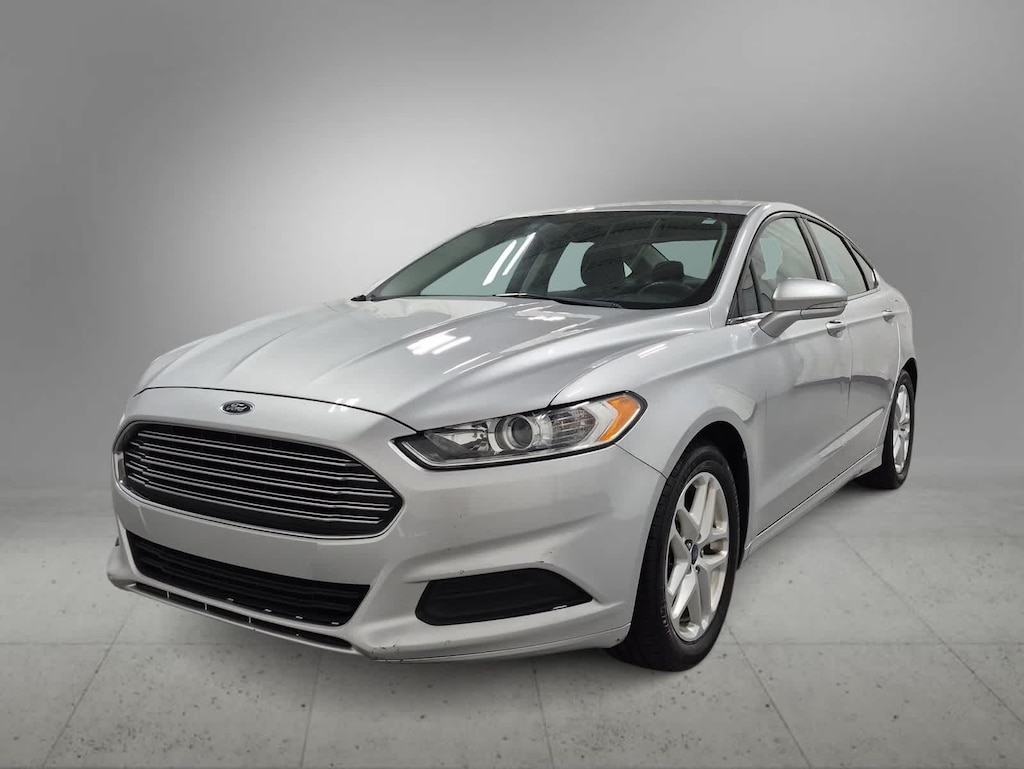 Used 2016 Ford Fusion SE Sedan