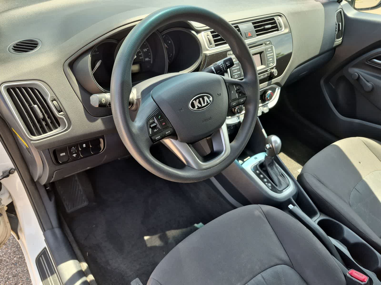 Thumbnail: 2016 Kia Rio - 10