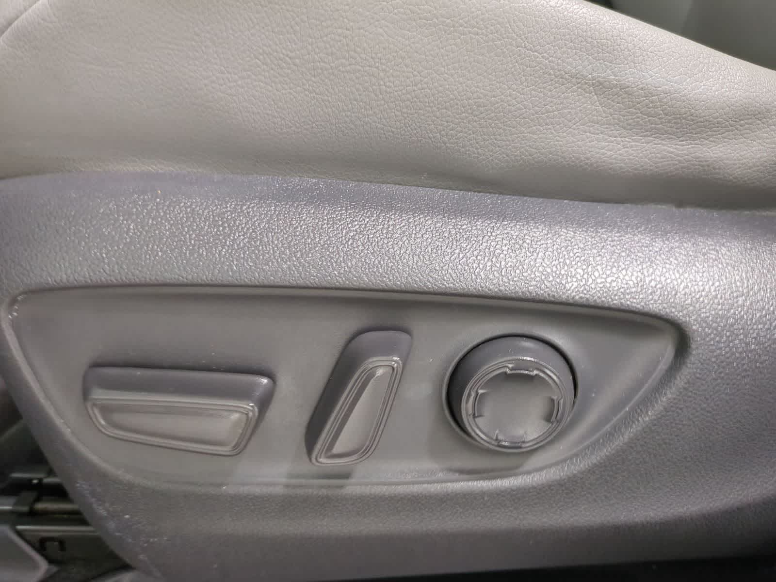 Thumbnail: 2021 Toyota Sienna - 25