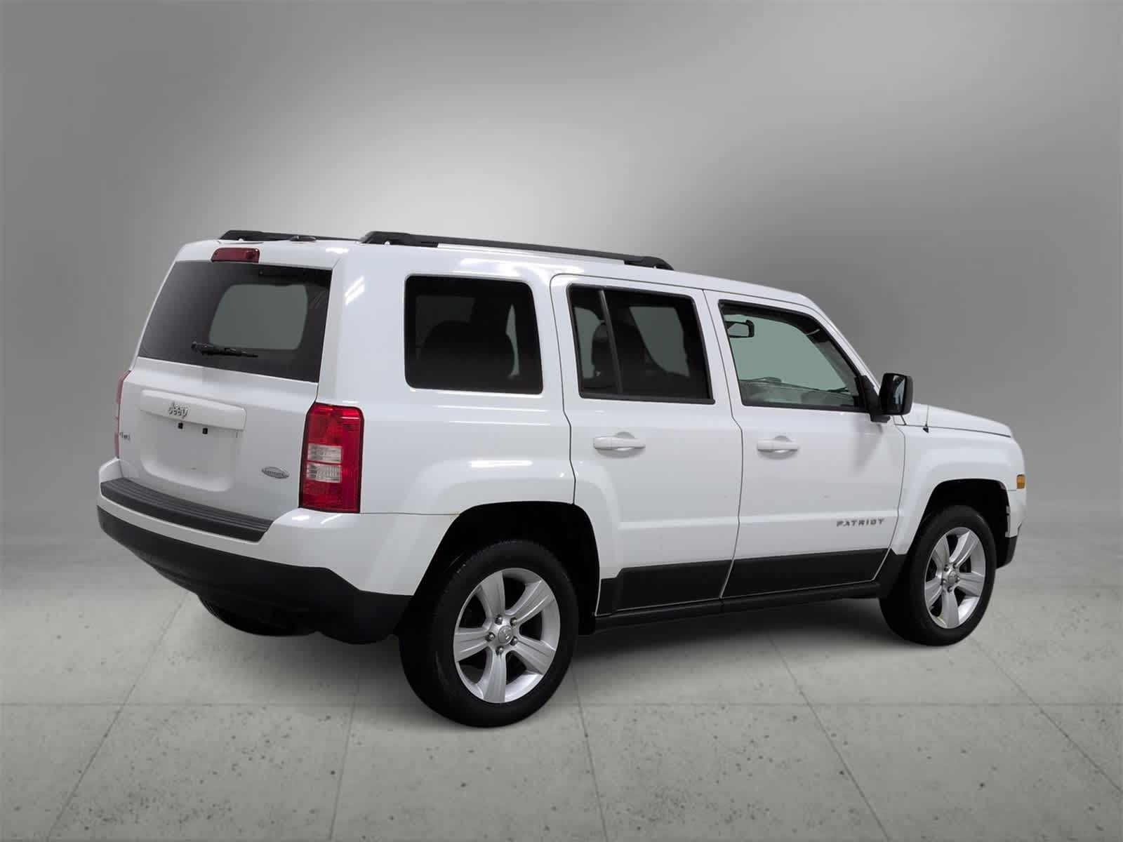 Thumbnail: 2014 Jeep Patriot - 8