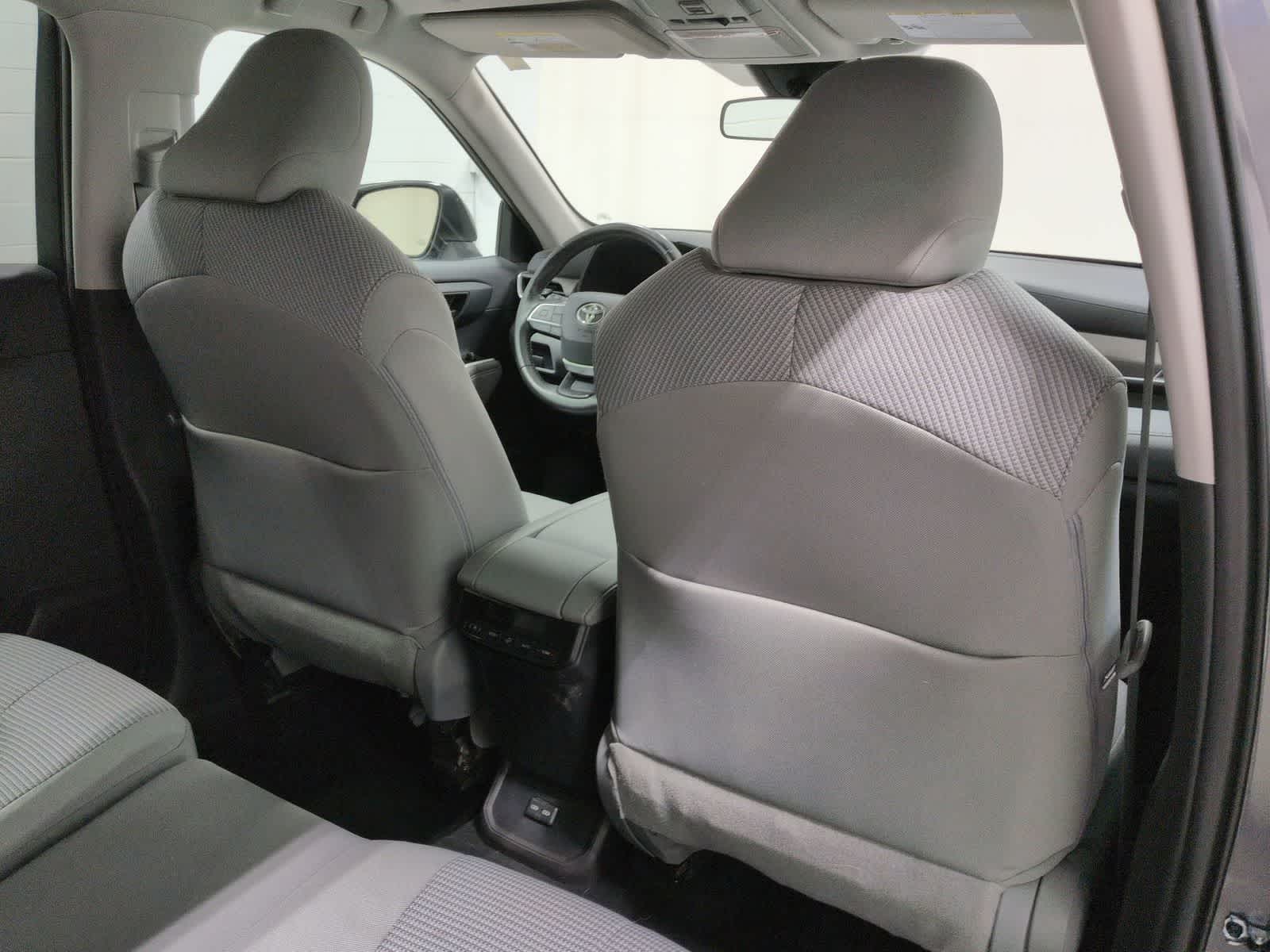 Thumbnail: 2022 Toyota Highlander - 19