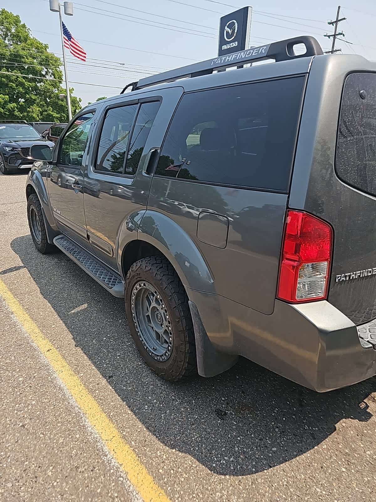 Thumbnail: 2005 Nissan Pathfinder - 4