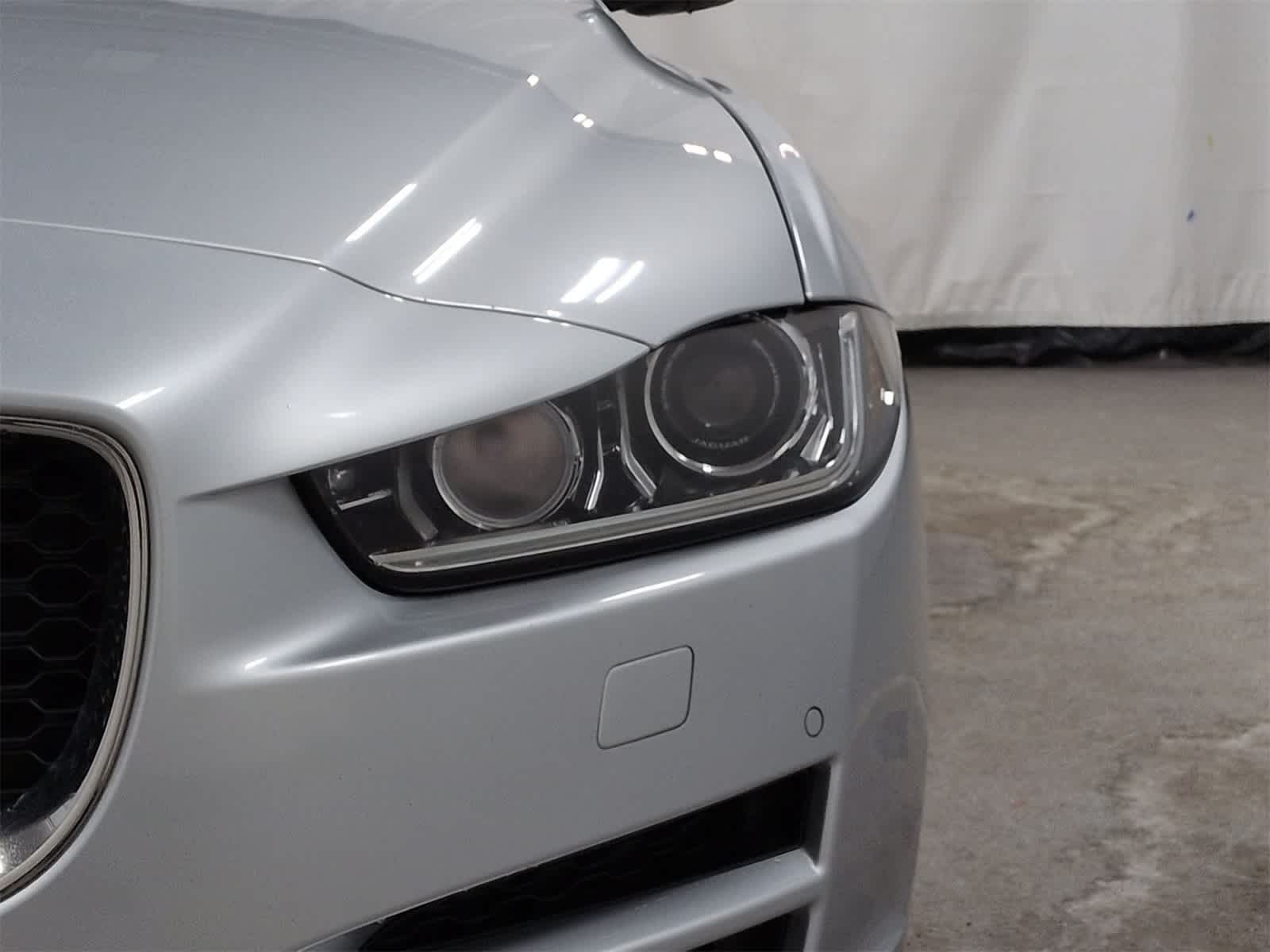 Thumbnail: 2018 Jaguar XE - 11