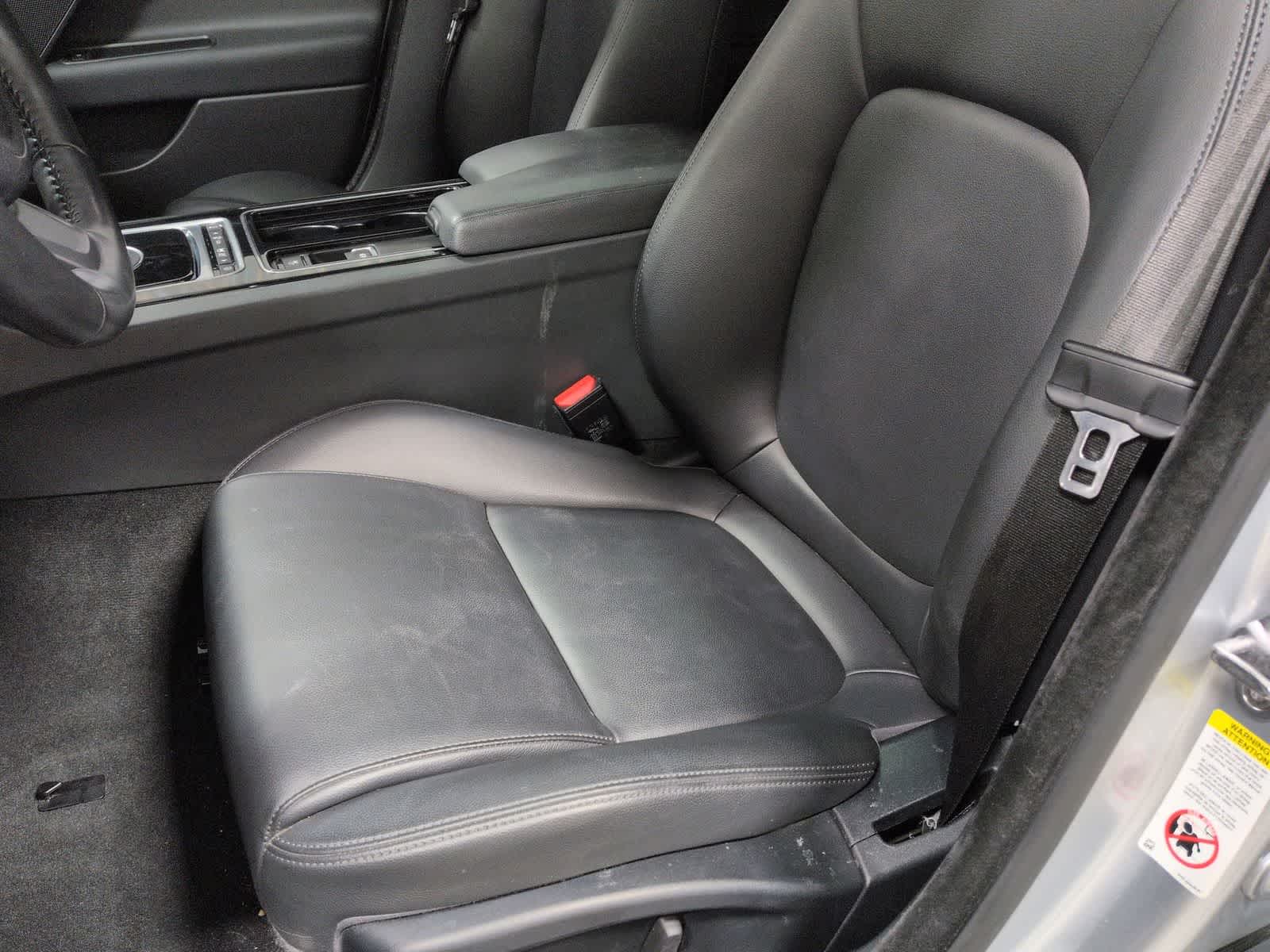 Thumbnail: 2018 Jaguar XE - 17