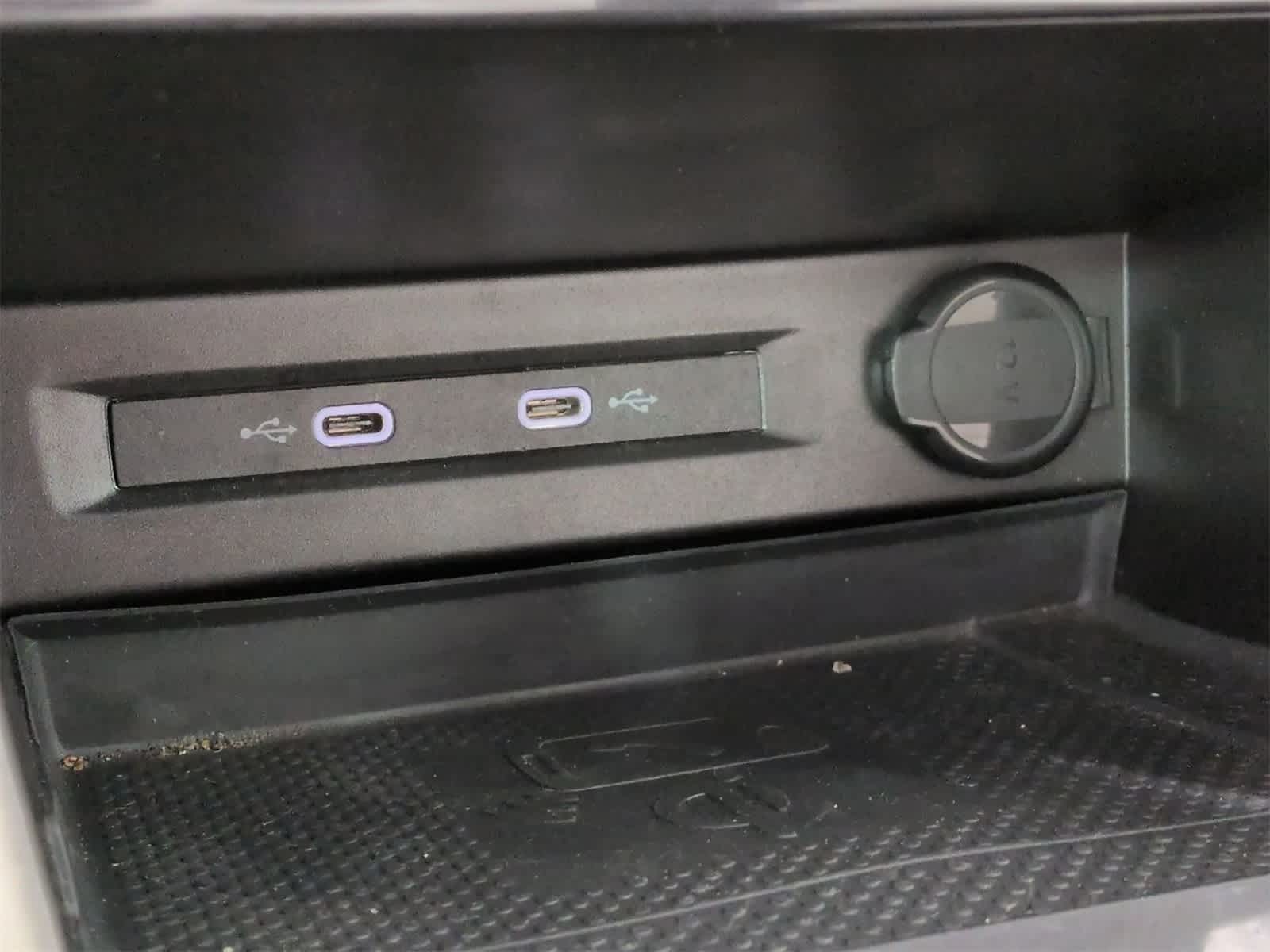 Thumbnail: 2022 Volkswagen Tiguan - 30