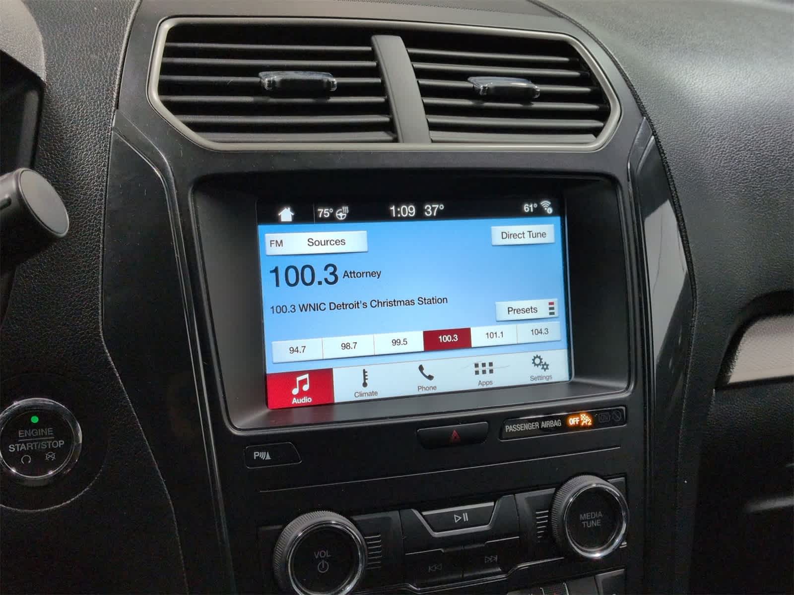 Thumbnail: 2018 Ford Explorer - 28