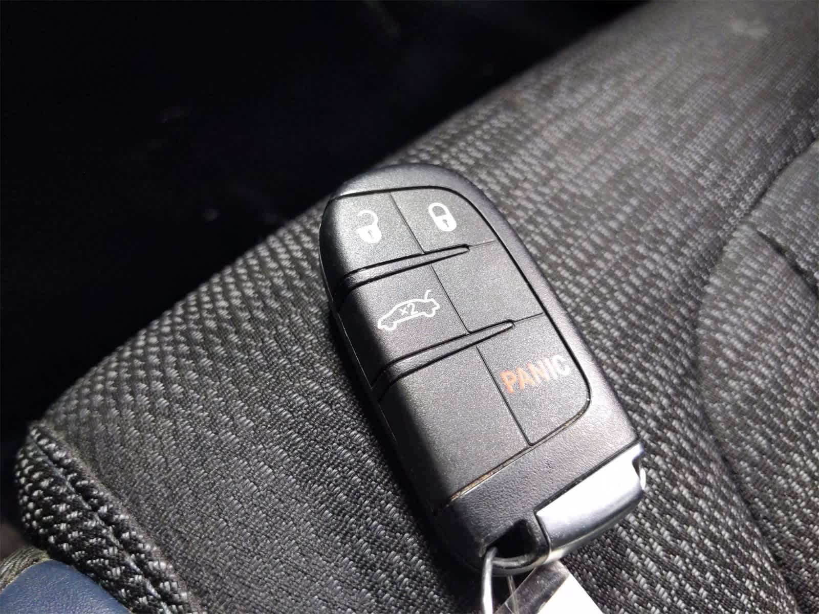 Thumbnail: 2015 Chrysler 200 - 34