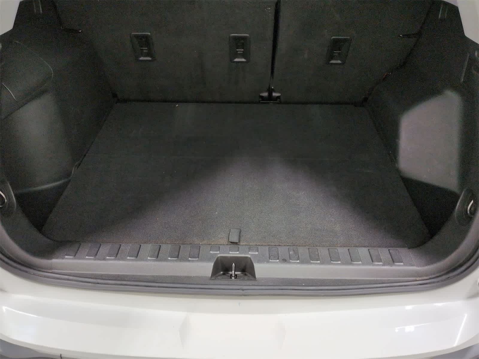 Thumbnail: 2022 GMC Terrain - 37