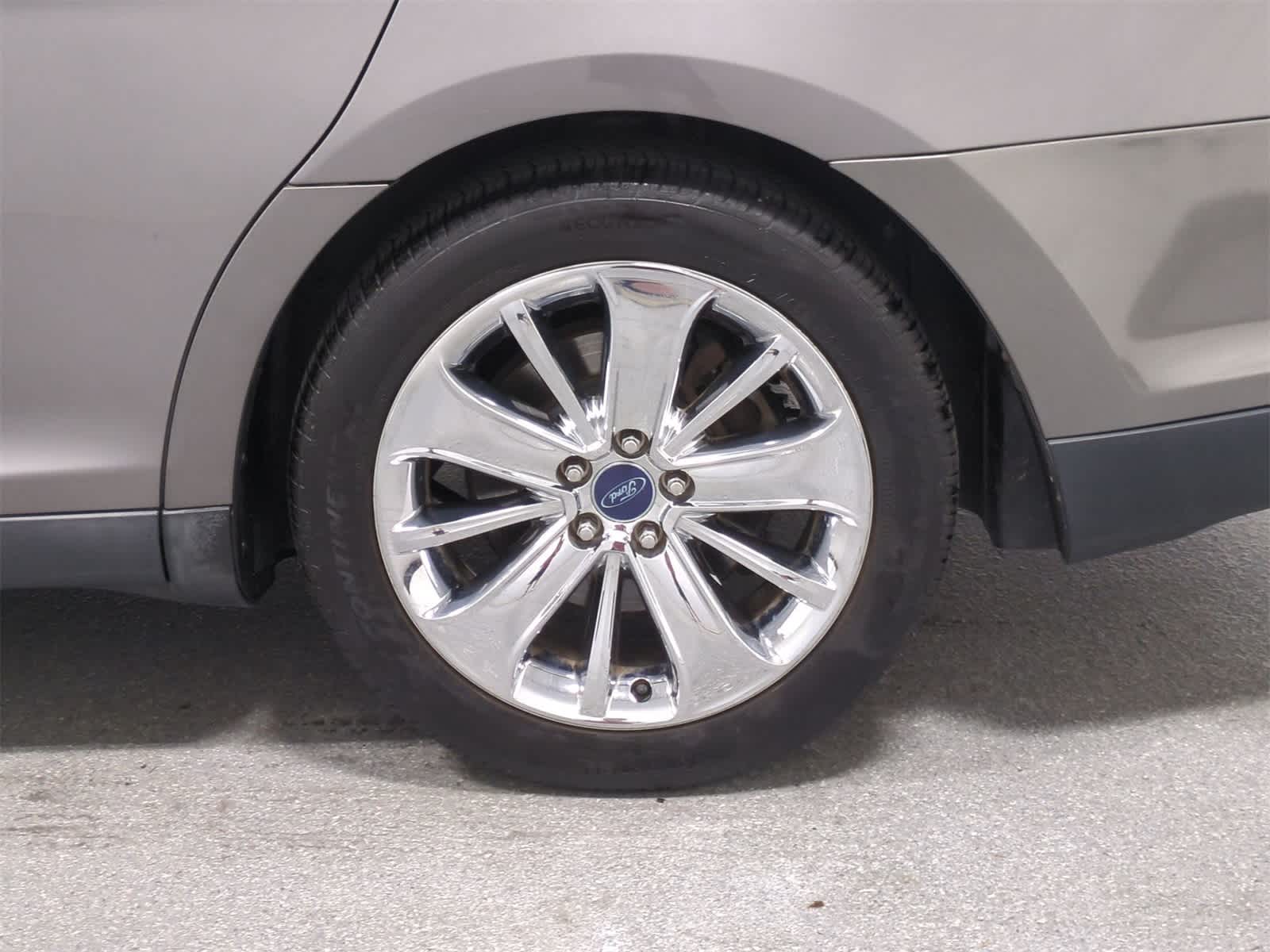 Thumbnail: 2011 Ford Taurus - 14