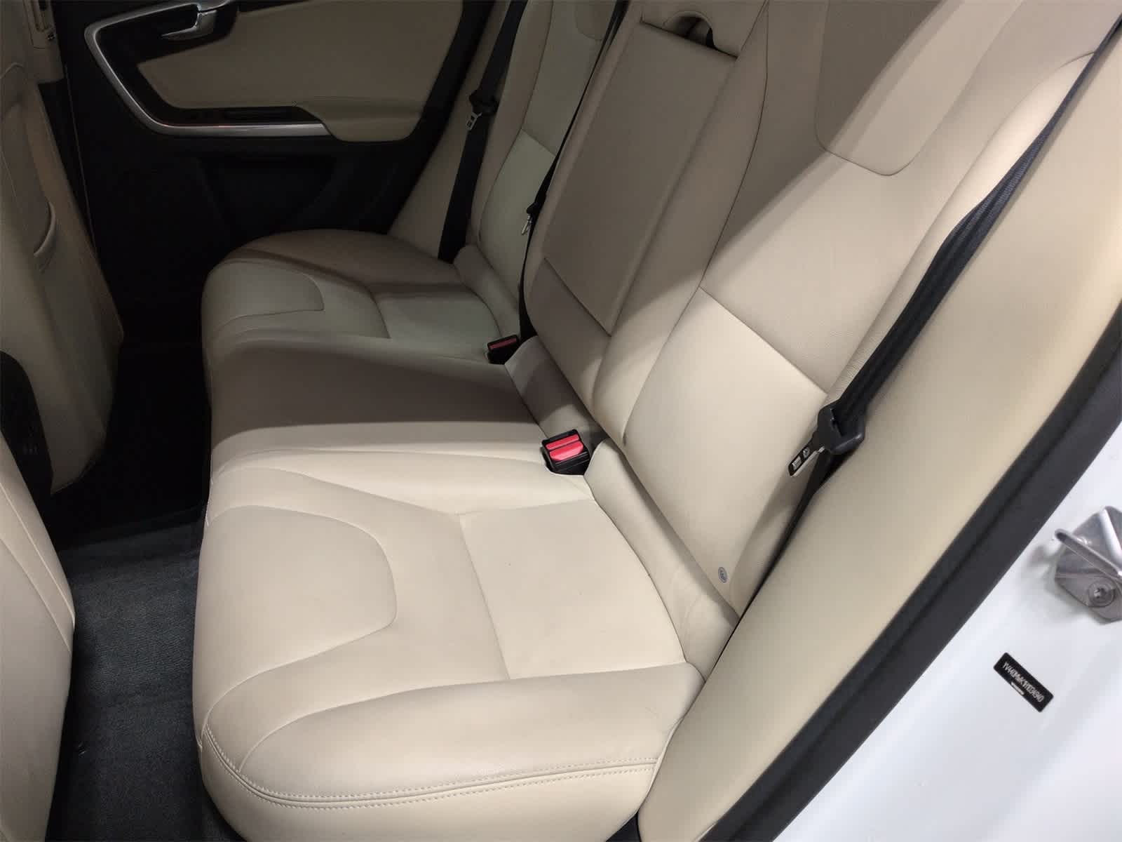 Thumbnail: 2017 Volvo S60 - 21