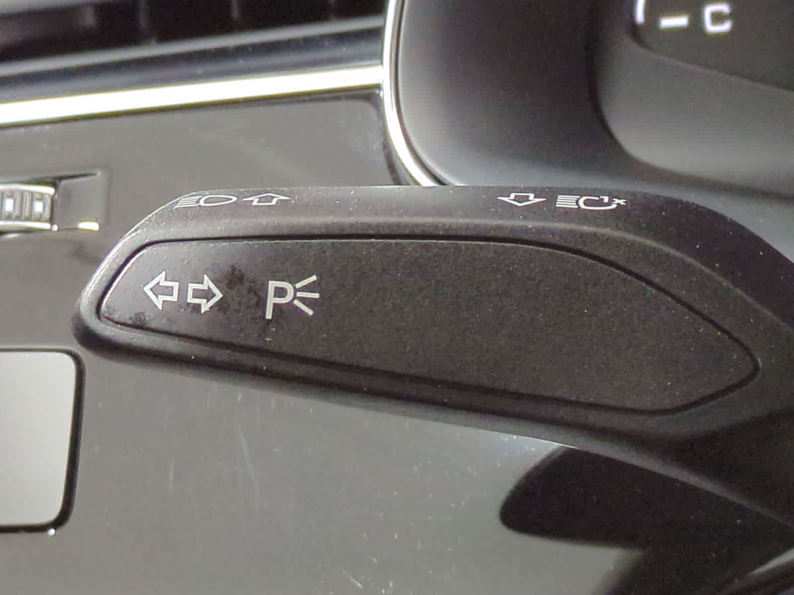 Thumbnail: 2019 Audi Q8 - 28