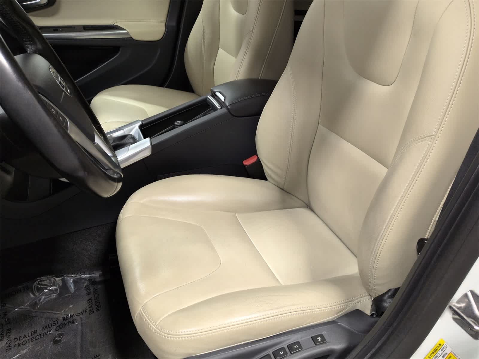 Thumbnail: 2017 Volvo S60 - 17