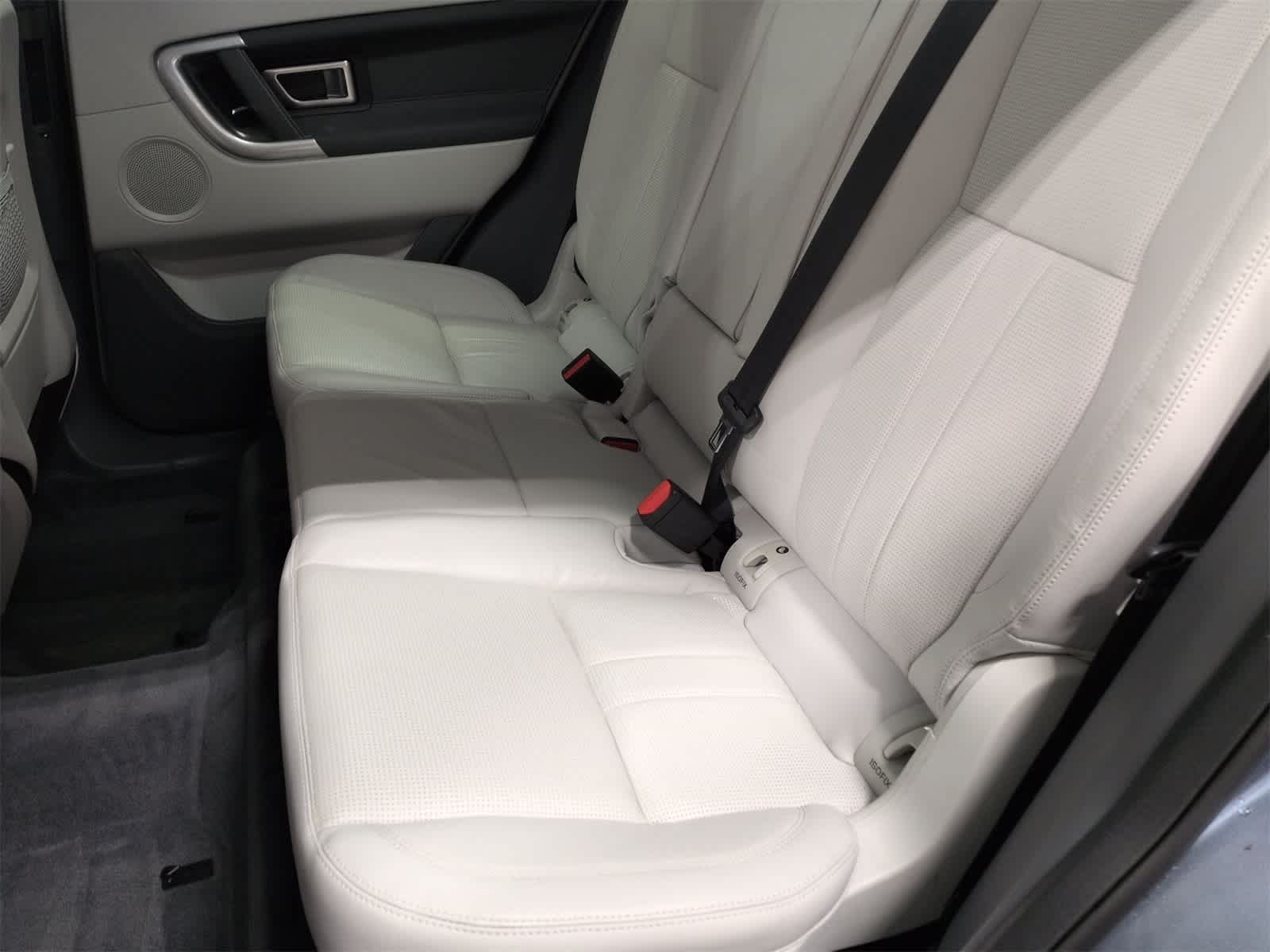 Thumbnail: 2018 Land Rover Discovery Sport - 21