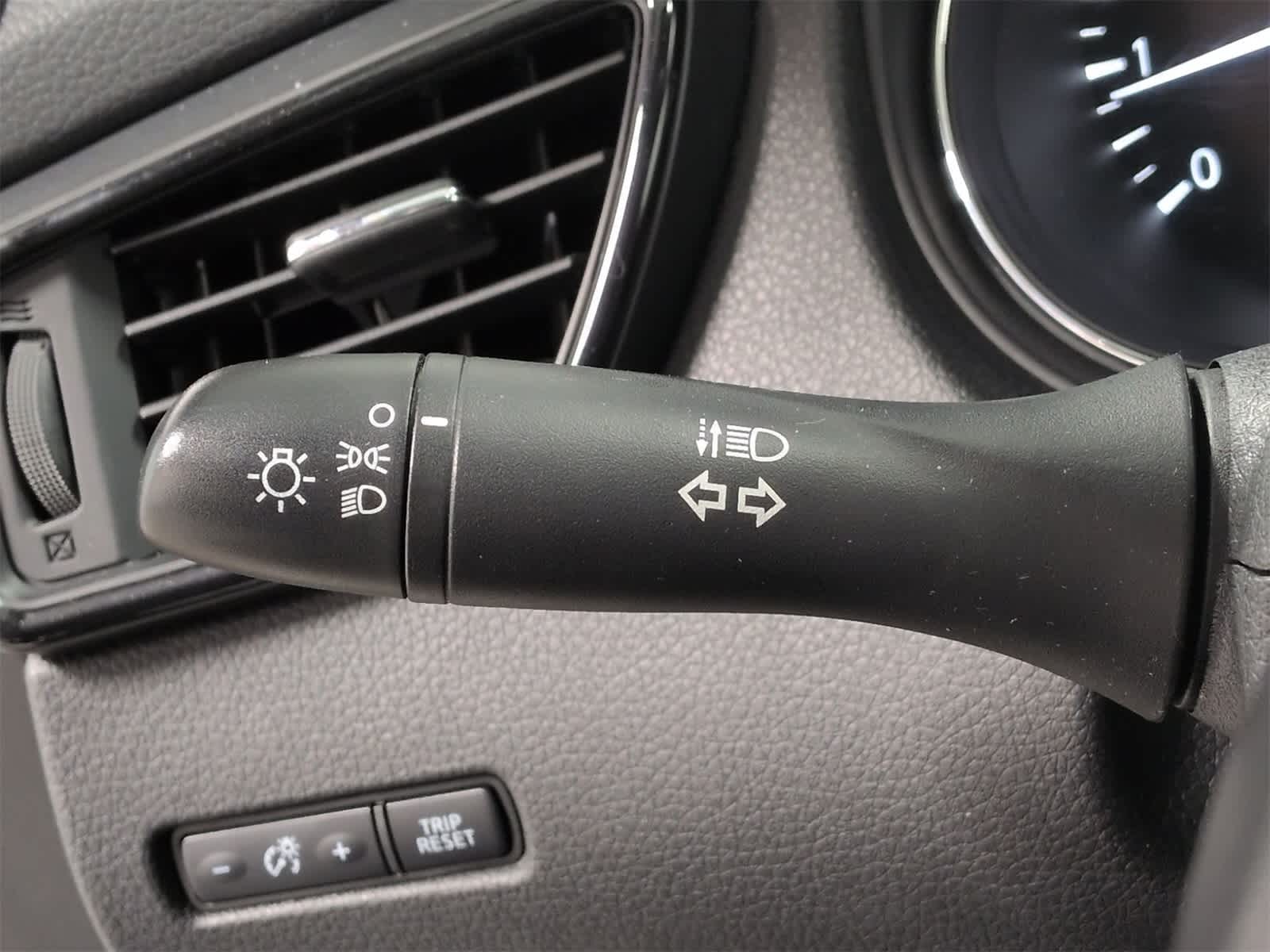 Thumbnail: 2018 Nissan Rogue - 26