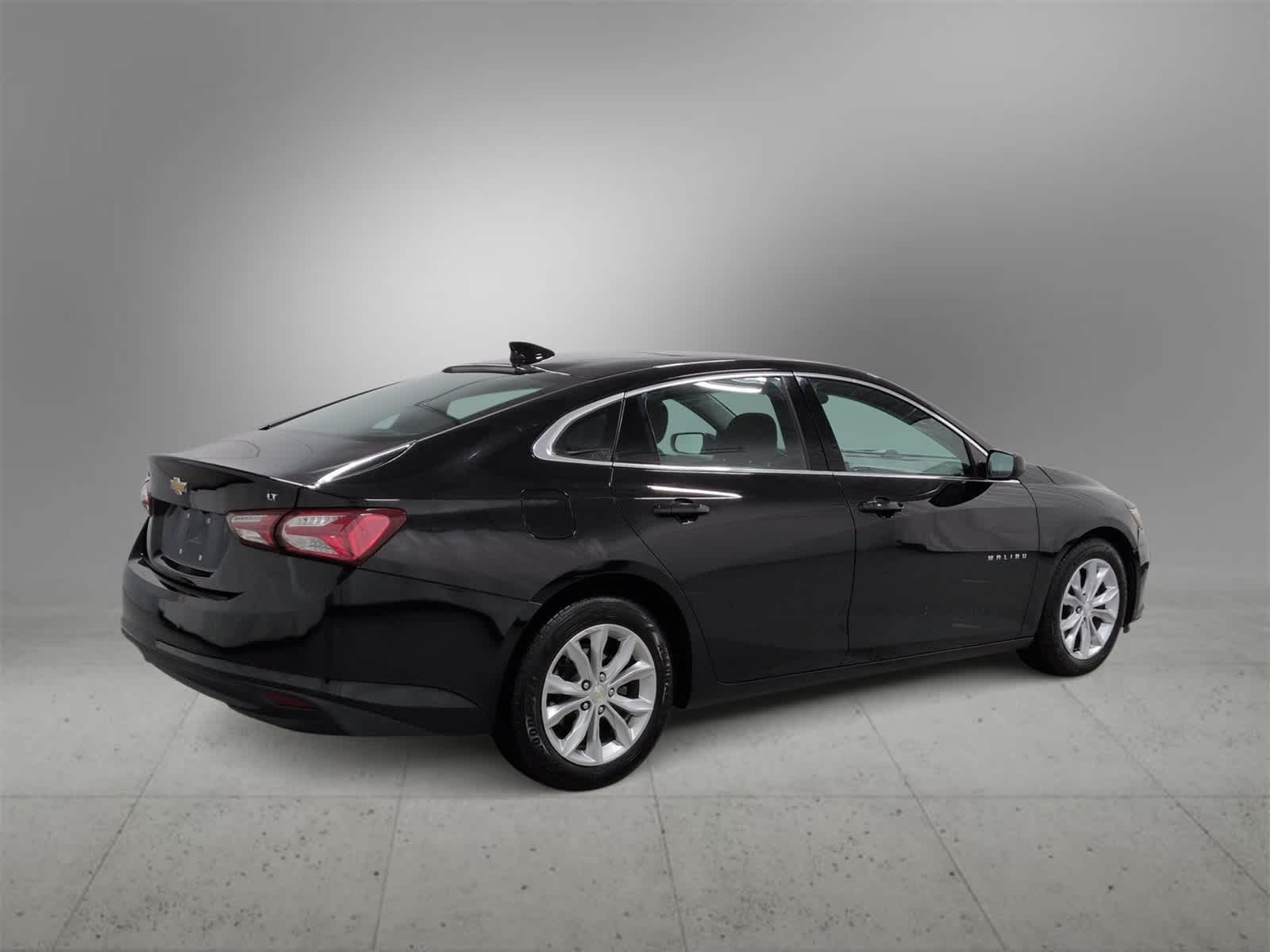 Thumbnail: 2020 Chevrolet Malibu - 8