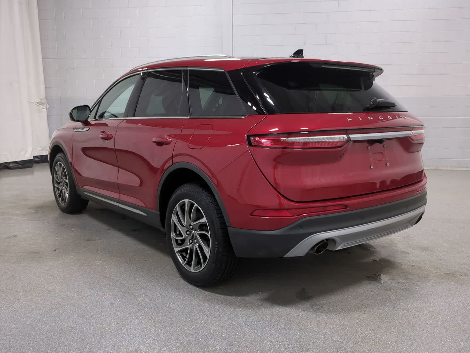 Thumbnail: 2020 Lincoln Corsair - 12