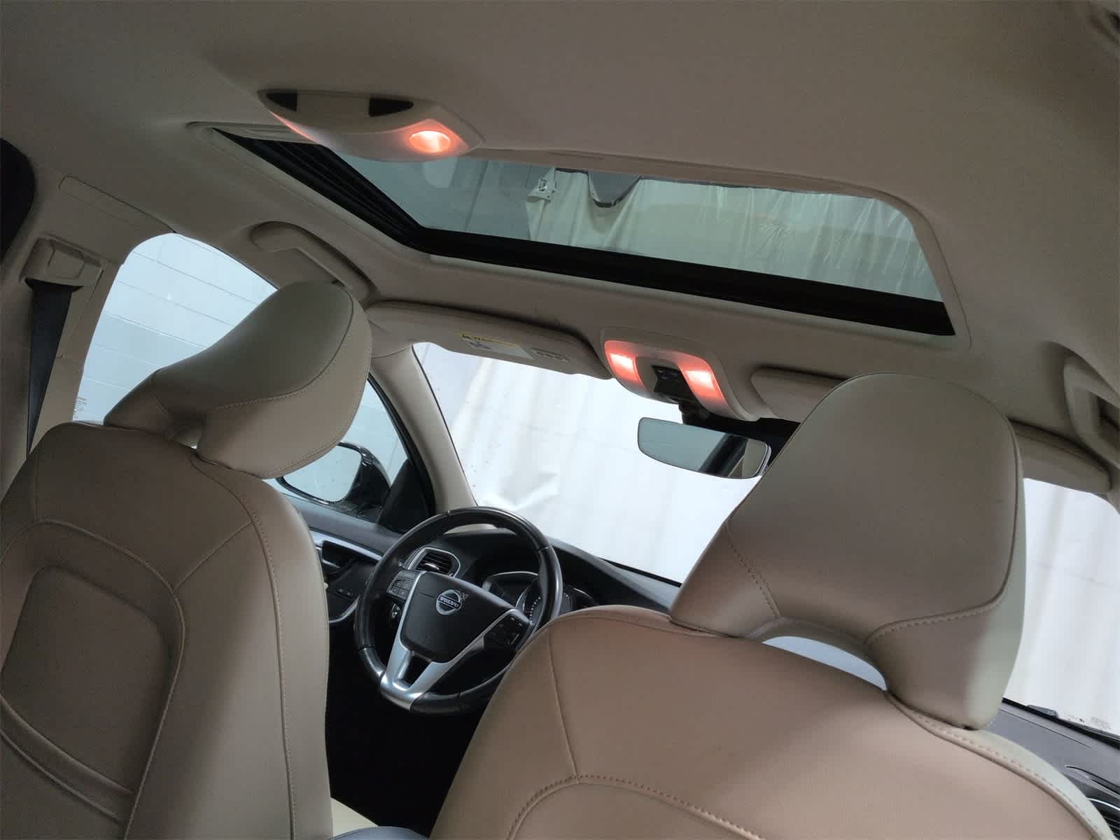 Thumbnail: 2017 Volvo S60 - 23