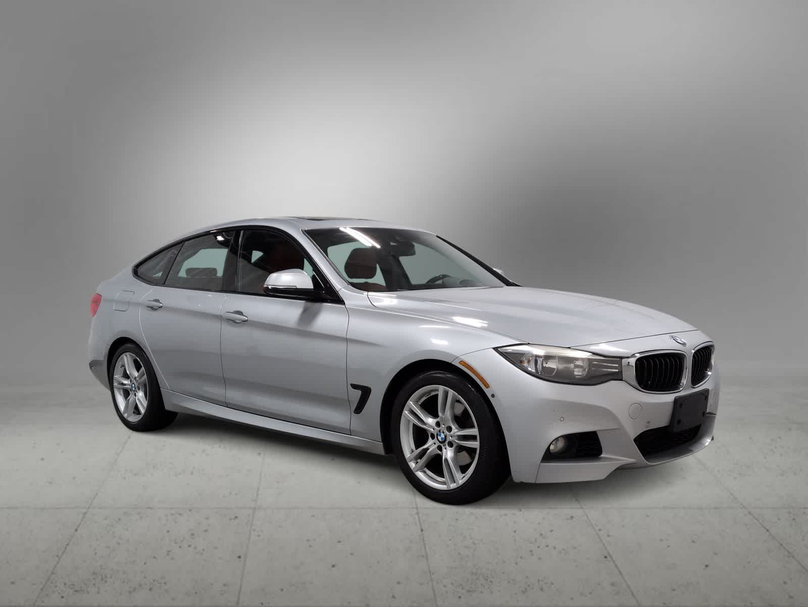 Thumbnail: 2016 BMW 3 Series - 2