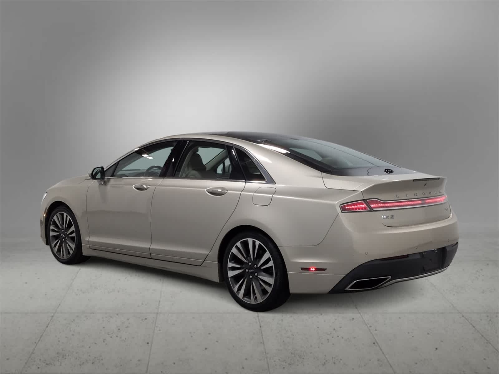 Thumbnail: 2017 Lincoln MKZ - 6