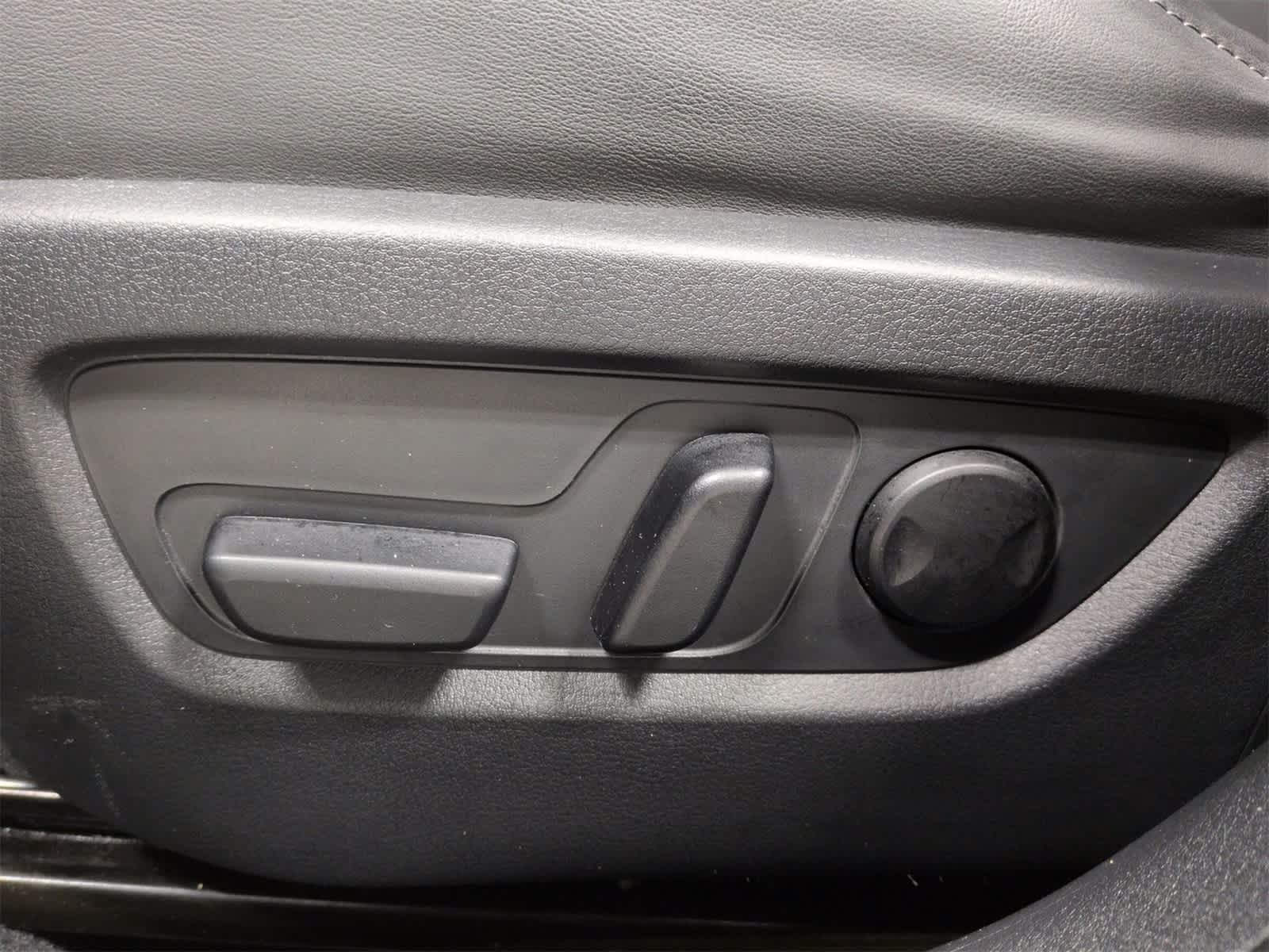 Thumbnail: 2023 Mazda CX-30 - 18