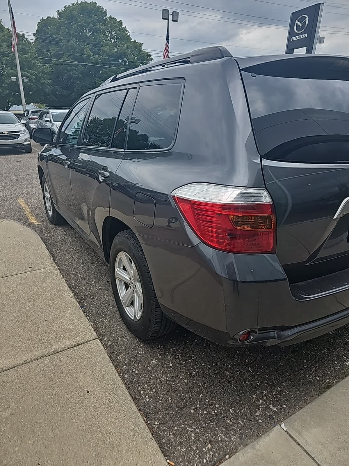 Thumbnail: 2010 Toyota Highlander - 4