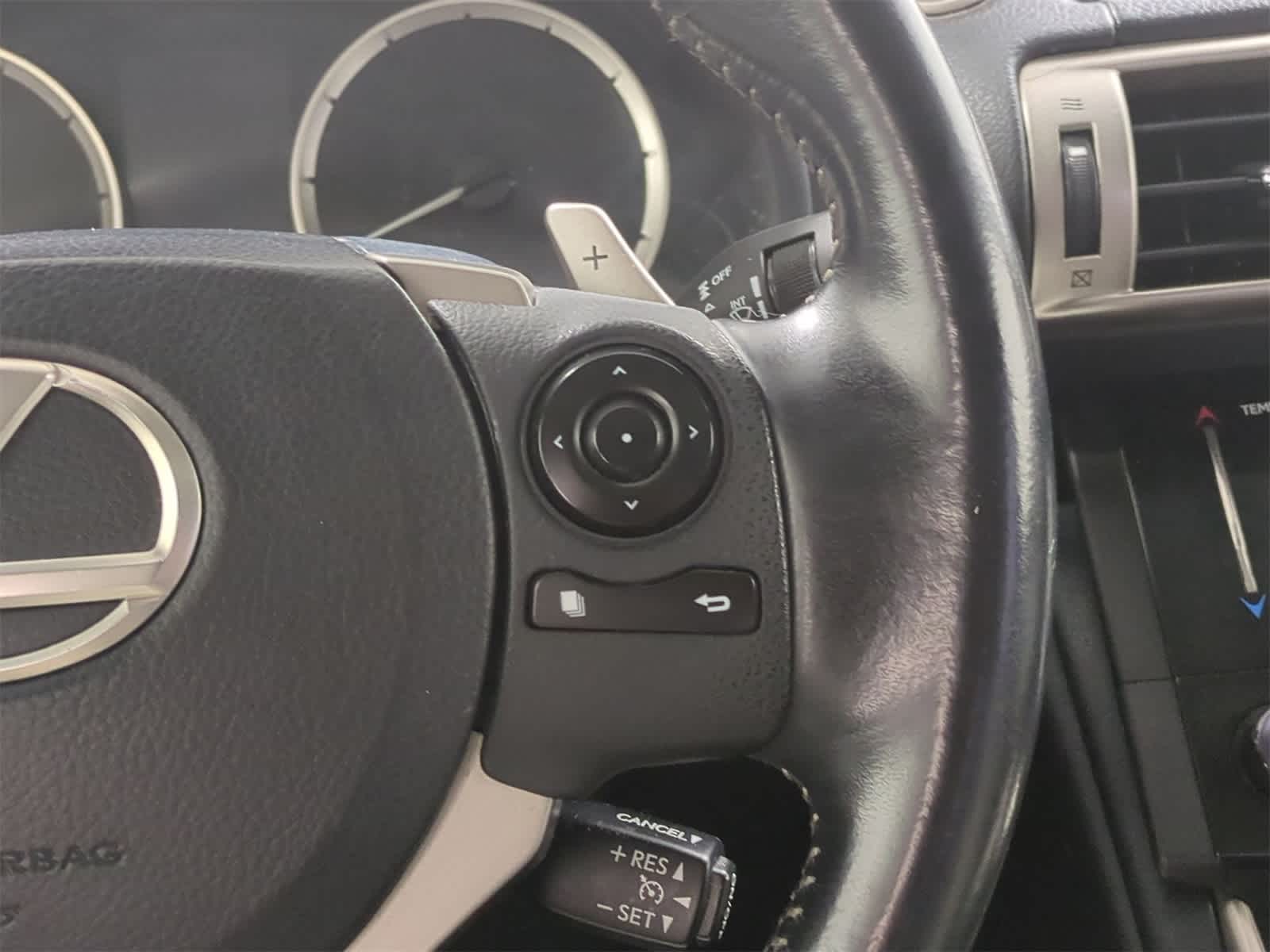 Thumbnail: 2014 Lexus IS - 27