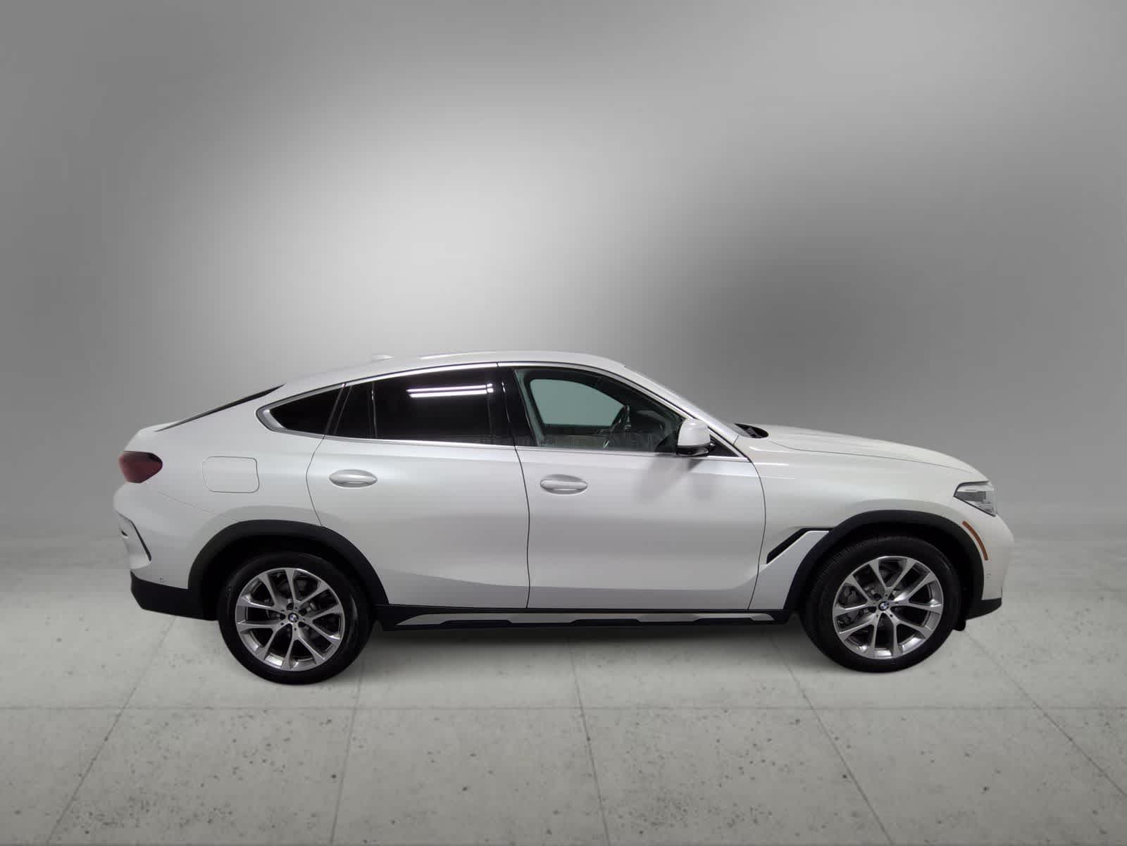 Thumbnail: 2022 BMW X6 - 9