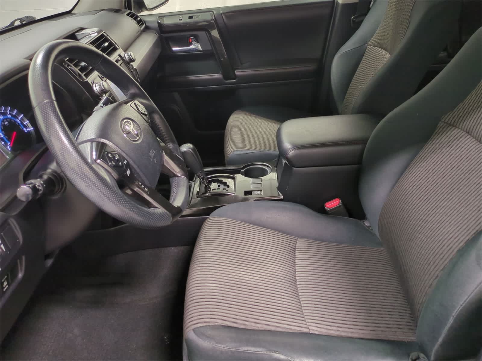 Thumbnail: 2015 Toyota 4Runner - 17
