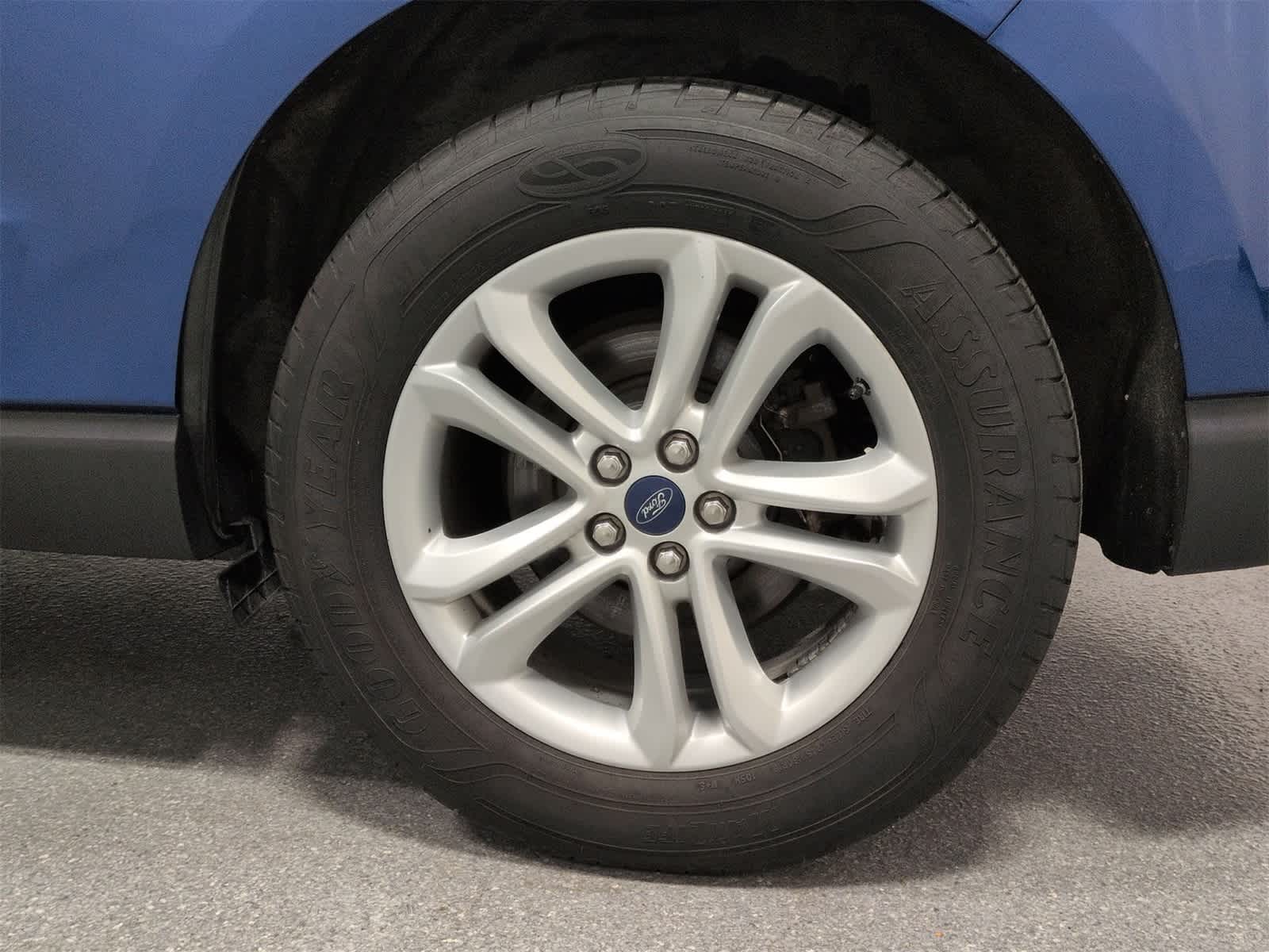 Thumbnail: 2020 Ford Edge - 14