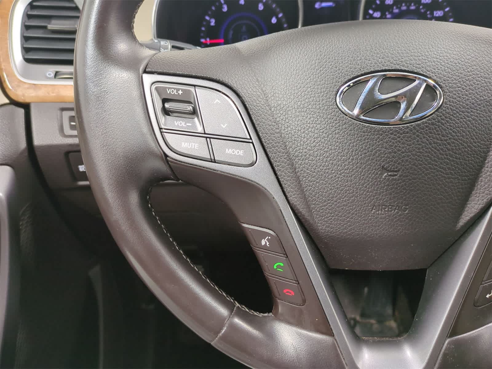 Thumbnail: 2013 Hyundai Santa Fe - 24