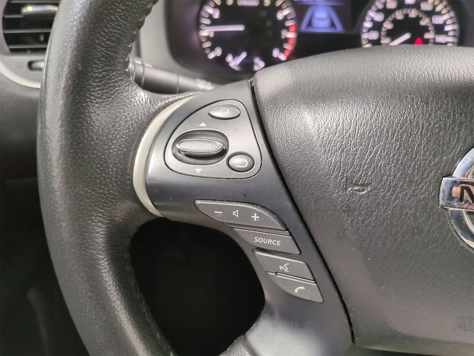 Thumbnail: 2017 Nissan Pathfinder - 24