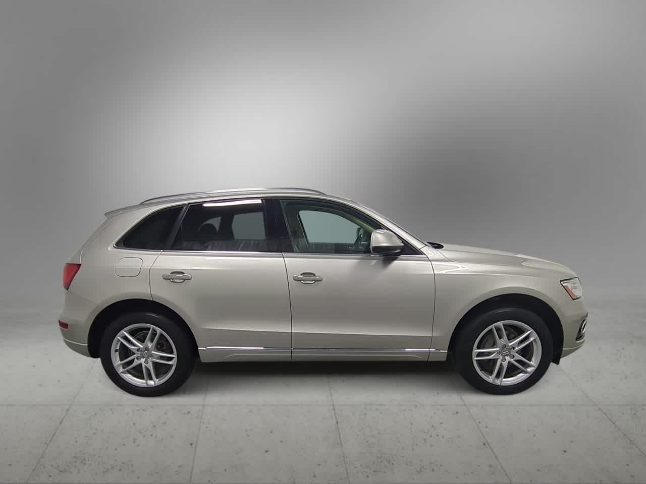 Thumbnail: 2016 Audi Q5 - 9