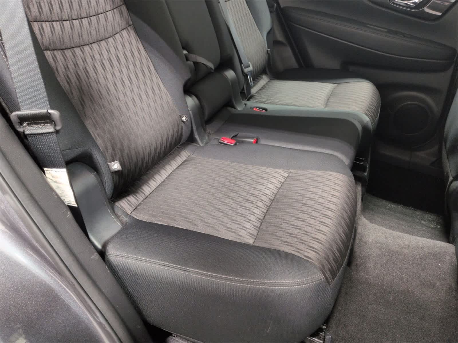 Thumbnail: 2018 Nissan Rogue - 20