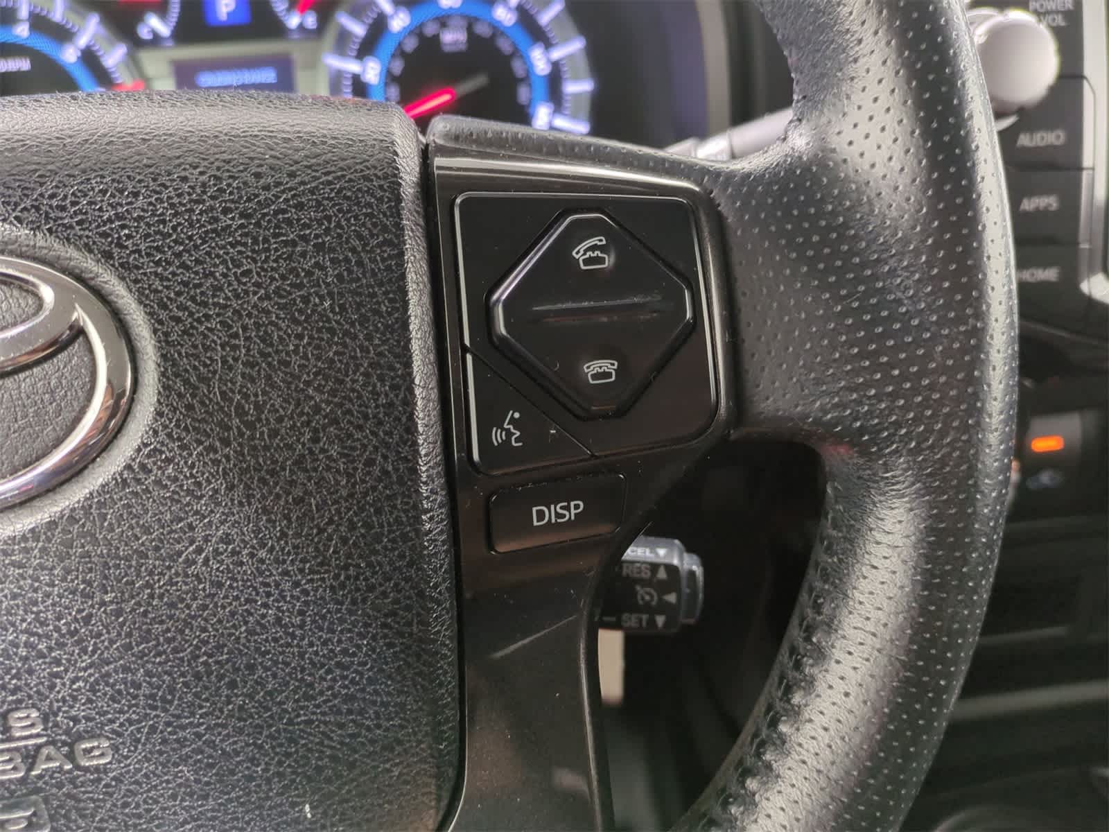Thumbnail: 2015 Toyota 4Runner - 25