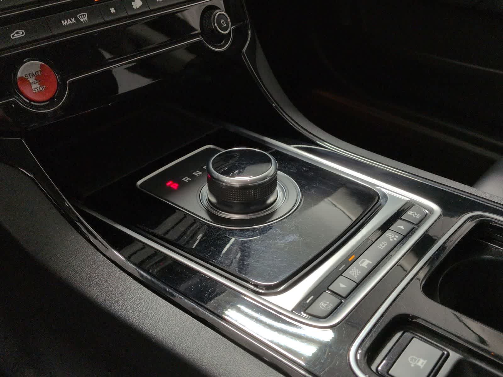 Thumbnail: 2018 Jaguar XE - 35