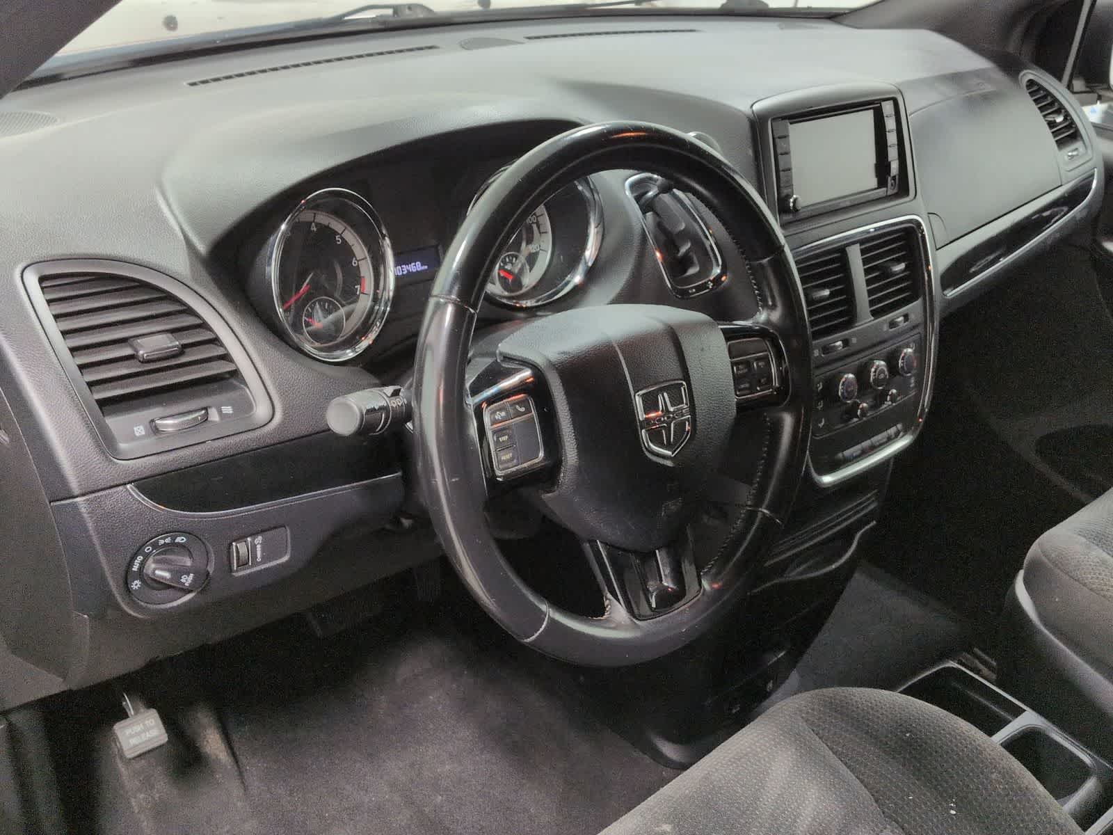 Thumbnail: 2019 Dodge Grand Caravan - 16