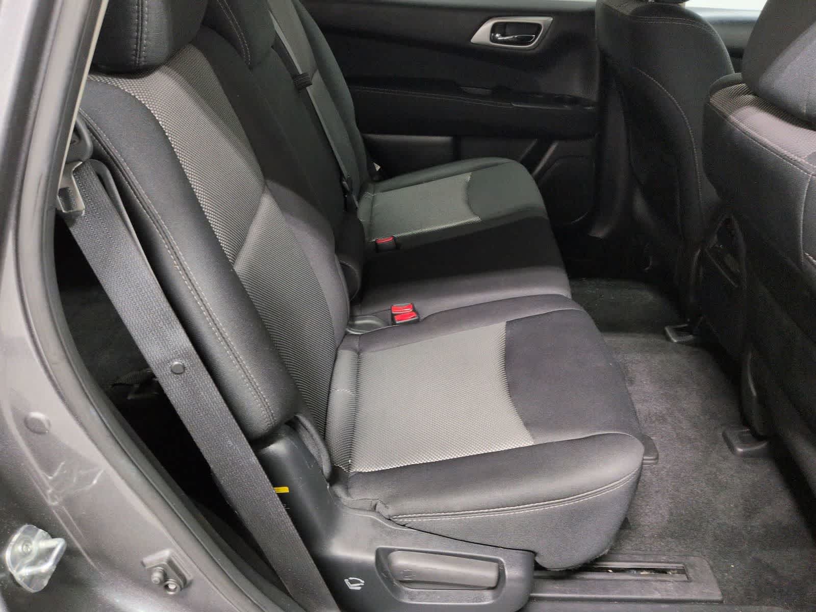 Thumbnail: 2017 Nissan Pathfinder - 21