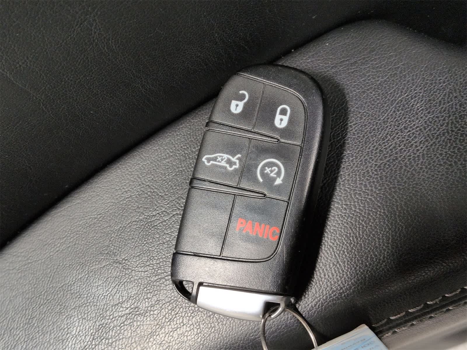 Thumbnail: 2022 Chrysler 300 - 38